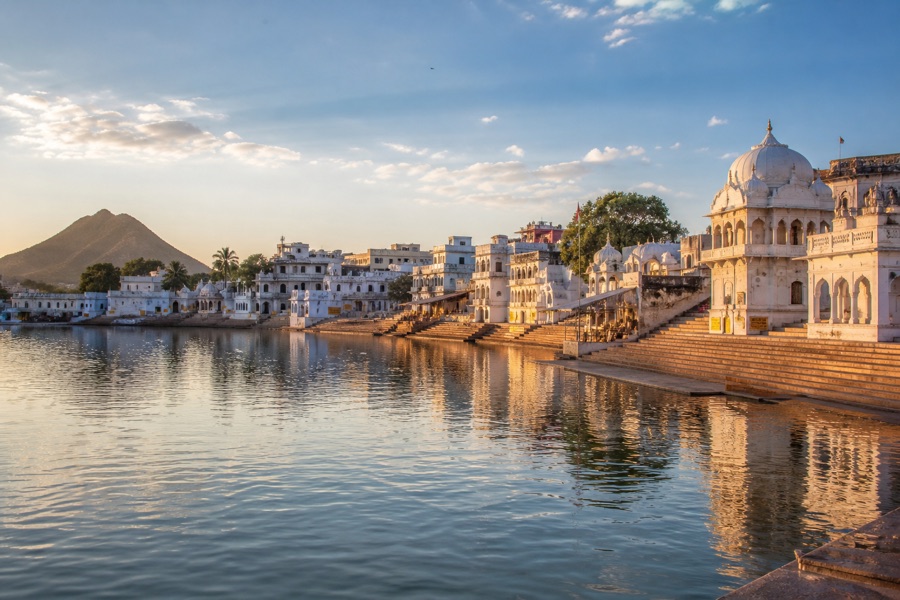 Pushkar Lake for Jodhpur to Pushkar taxi